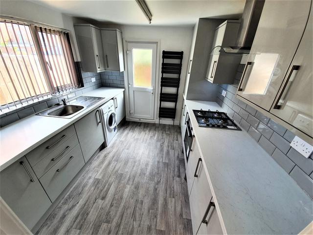3 bed house — Haworth Street, Newland