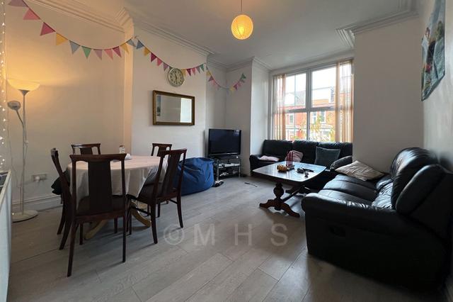 7 bed house — Brudenell Avenue, Hyde Park