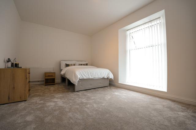 4 bed house — Brunswick Road, Brunswick