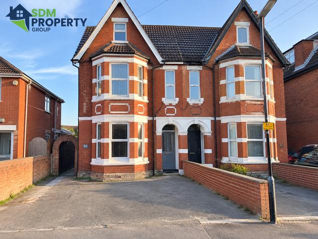 5 bed house — Landguard Road, The Polygon
