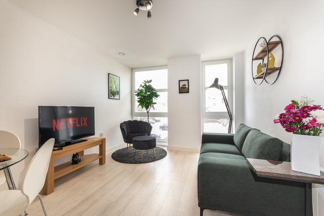 2 bed apartment — Empress Heights, College Street, Southampton, City Centre