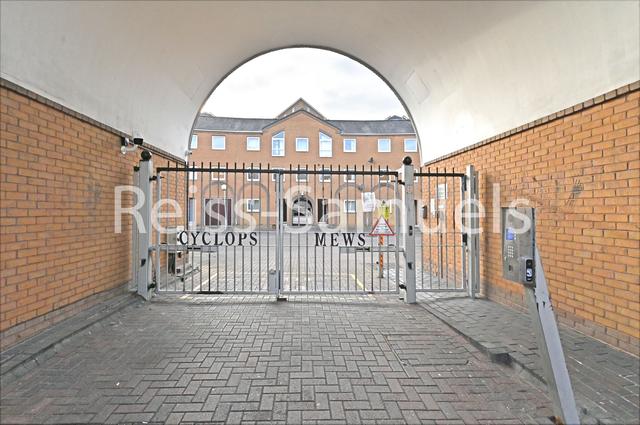 5 bed house — Cyclops Mews, Canary Wharf