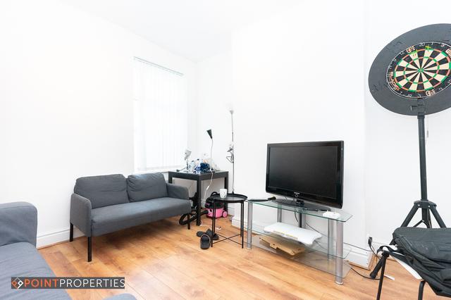 4 bed house — Edinburgh Road, Kensington