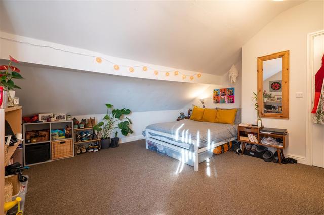 4 bed house — Tapton House Road, Broomhill