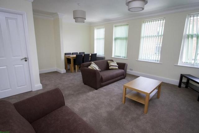 5 bed house — Earlsdon Street, Earlsdon