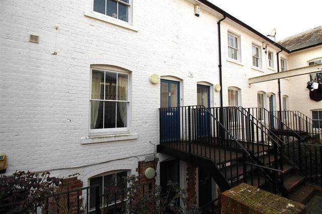 3 bed house — Ivy Lane, King's Mile