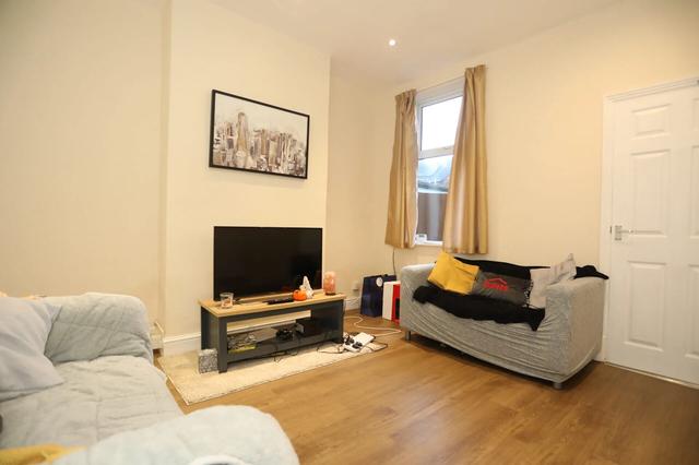 3 bed house — Grasmere Street, Westcotes