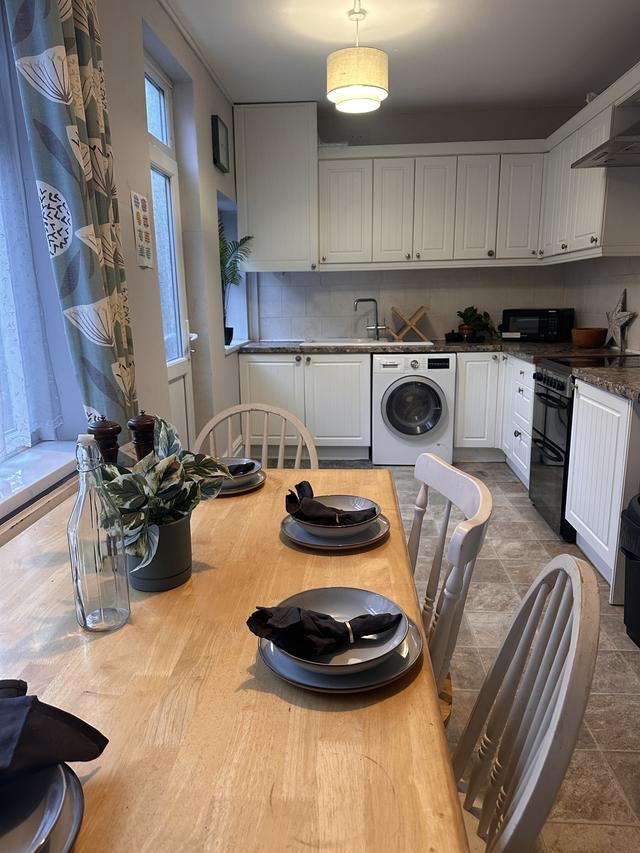 4 bed house — Grafton Street, Newland