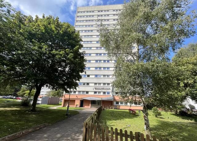 2 bed apartment — Civic Close, Harborne