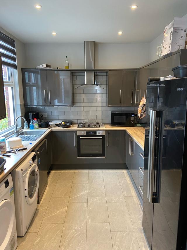 7 bed house — Club Garden Road, Sharrow