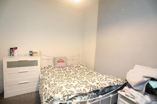 4 bed house — Thurlow Road, Clarendon Park