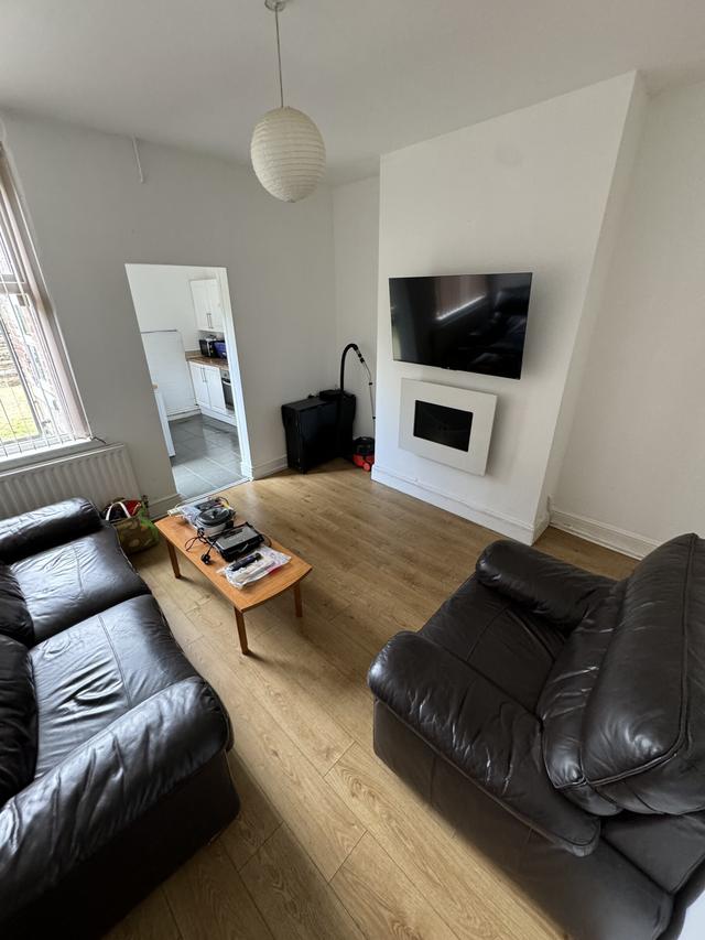 4 bed house — Roebuck Road, Crookesmoor