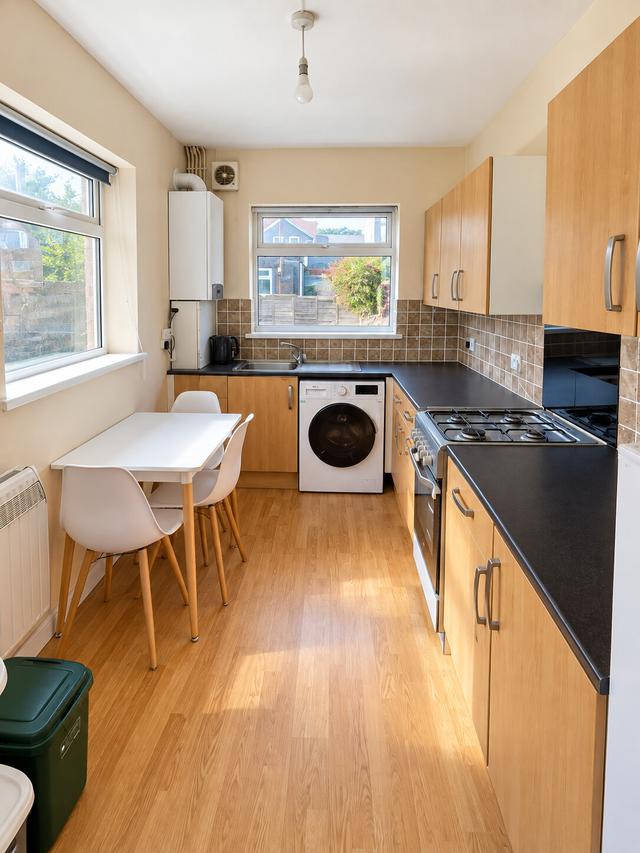 3 bed house — Rodney Street, Sandfields