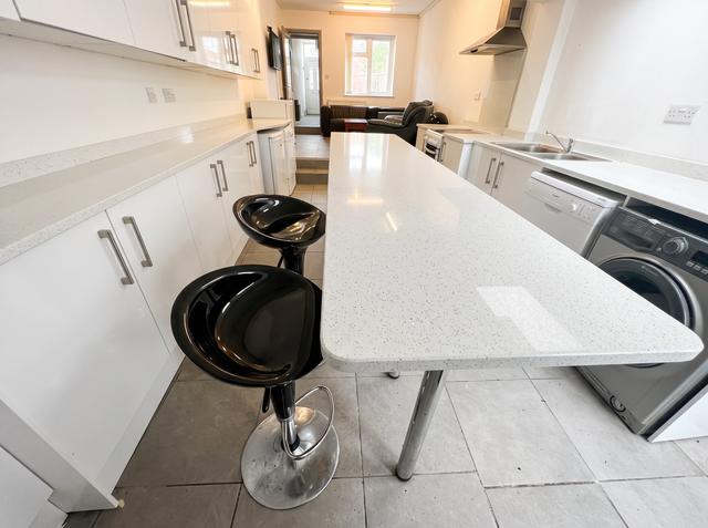 5 bed house — Tiverton Road, Selly Oak
