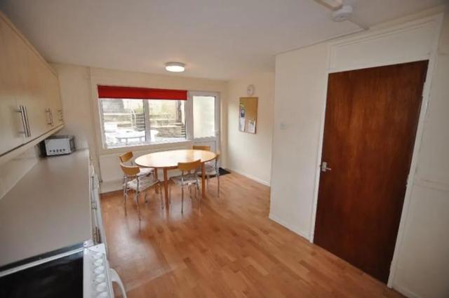 4 bed house — Rooksbridge Walk, Twerton