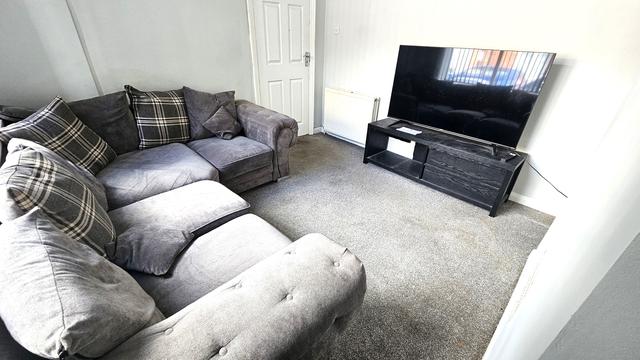 2 bed house — Haworth Street, Newland