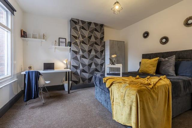 6 bed house — Winchester Avenue, Westcotes