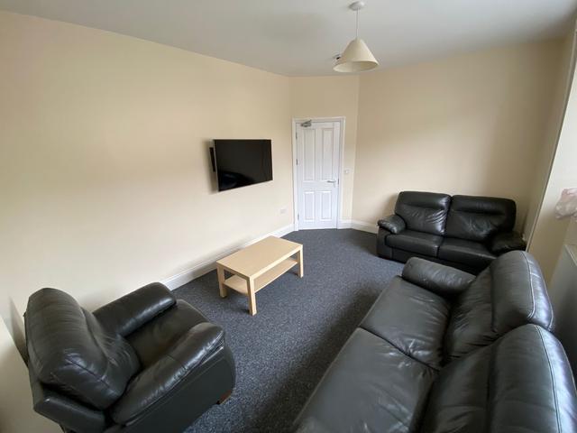 6 bed house — Port Tennant Road, Port Tennant