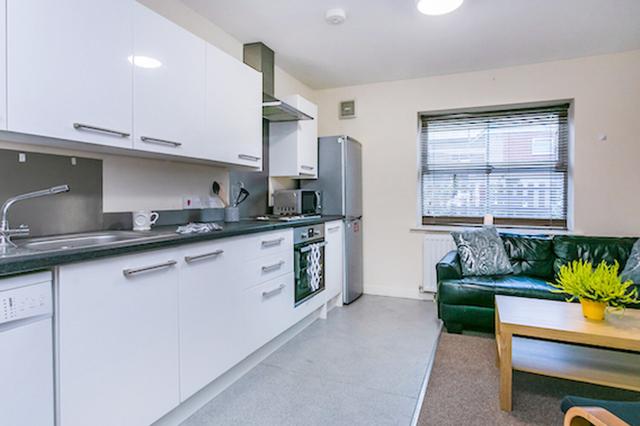 1 bed apartment — Tithebarn Street, City Centre