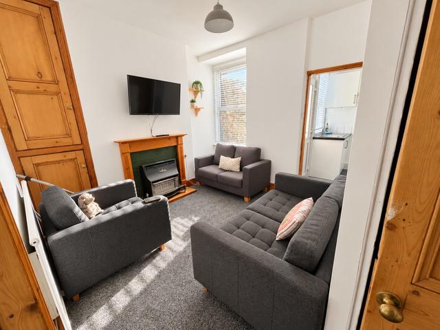 4 bed house — Wolsley Street, Hull Road