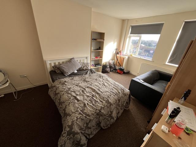 3 bed house — High Road, Beeston