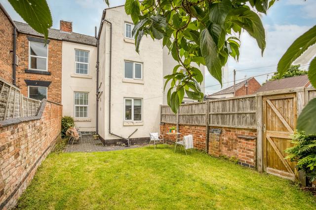 5 bed house — North Street, Darley