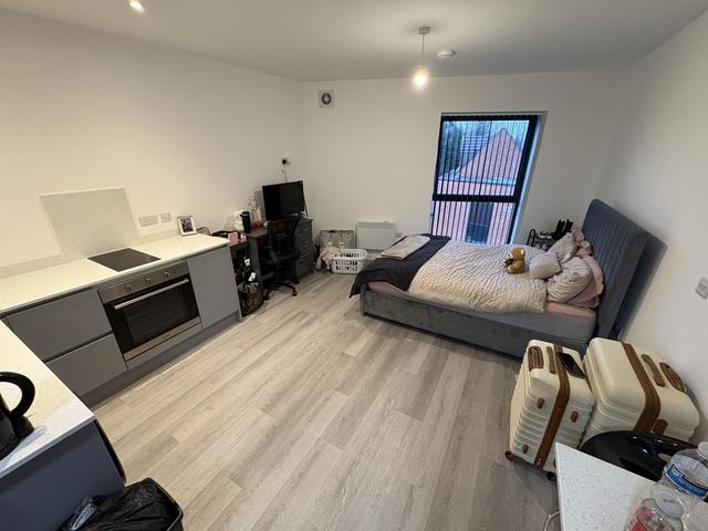 1 bed apartment — Ashbourne Road, California