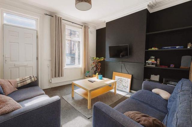 3 bed house — Roebuck Road, Crookesmoor