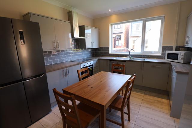 5 bed house — Douglas Road, Lenton