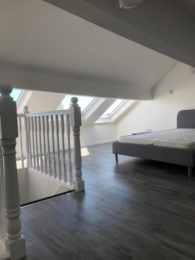 9 bed house — Bryn Road, Brynmill