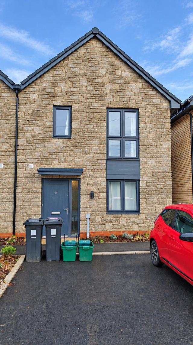 6 bed house — Golledge Crescent, Stoke Gifford