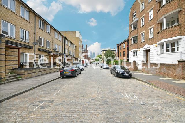 5 bed house — Ferry Street, Canary Wharf