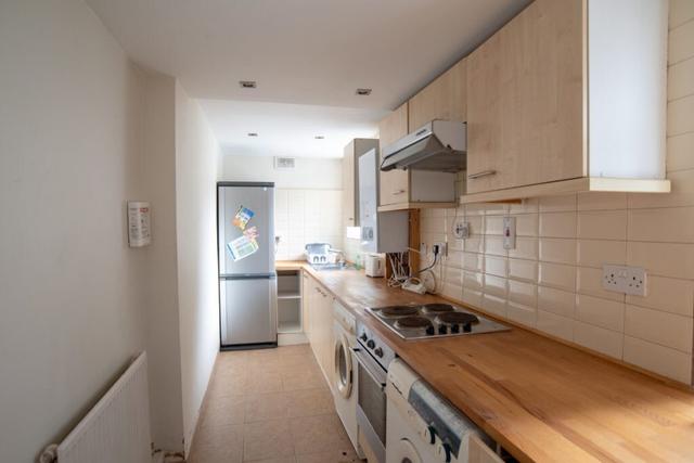 3 bed house — Green Street, Town Centre
