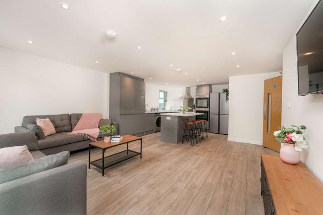 6 bed apartment — Trippet Lane, City Centre