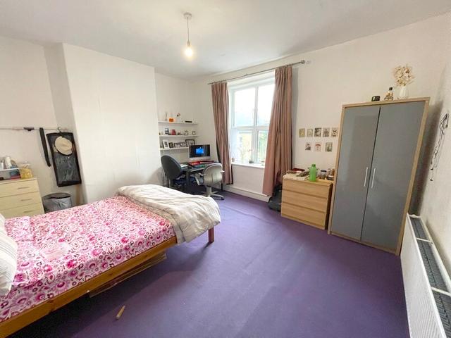 5 bed house — Hoole Road, Broomhill