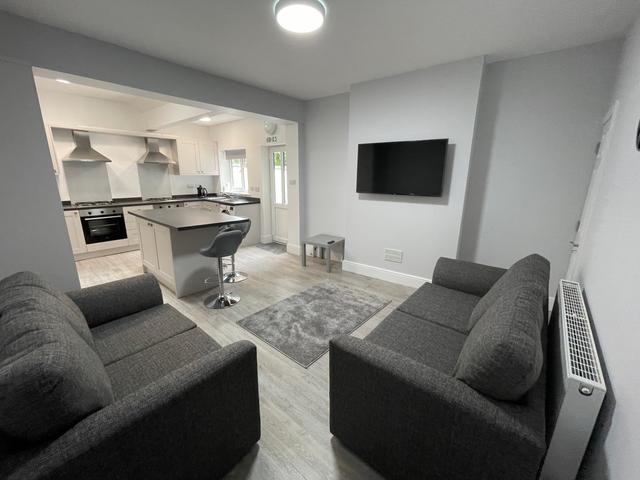 6 bed house — Ward Street, City Centre