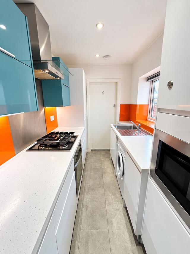 4 bed house — Watford Street, Shelton