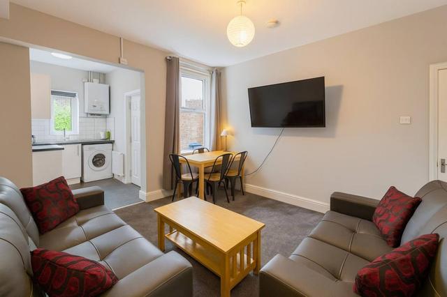 5 bed house — Clementson Road, Crookesmoor