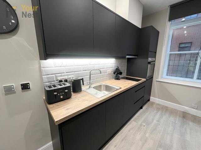 1 bed apartment — Great George Street, City Centre