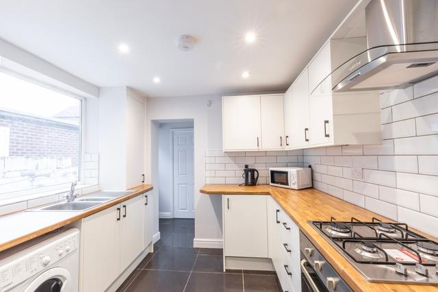 3 bed house — Auckland Avenue, Newland