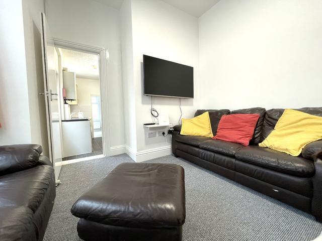 6 bed house — St. Andrews Road, Southsea