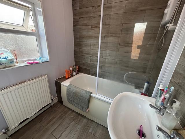 3 bed house — Helmsley Road, Sandyford