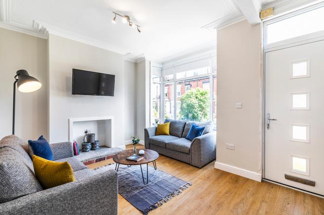 6 bed house — Graham Grove, Headingley