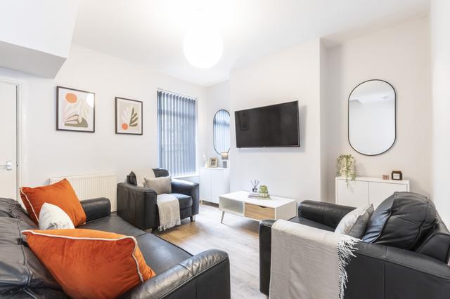 3 bed house — Haworth Street, Newland