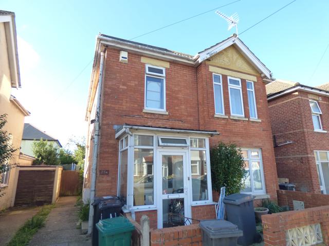 3 bed apartment — Hankinson Road, Winton