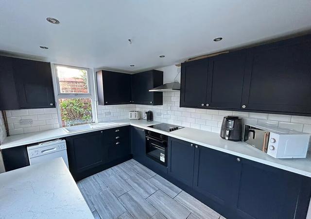 7 bed house — Norwich Road, Wavertree
