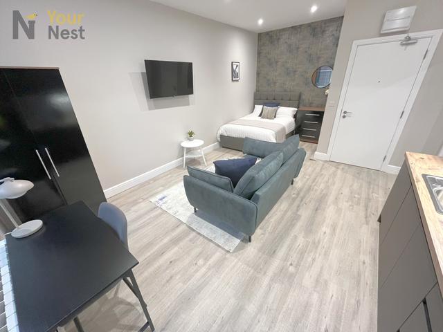 1 bed apartment — Great George Street, City Centre