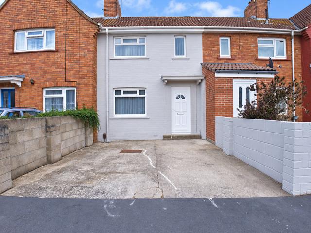 3 bed house — Cranmore Crescent, Southmead