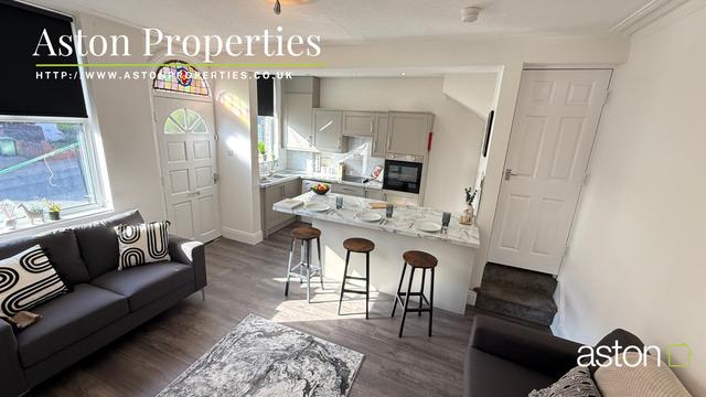 3 bed house — Martin Terrace, Burley