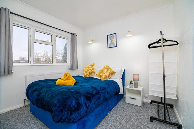 3 bed house — Rushdene, Woolwich